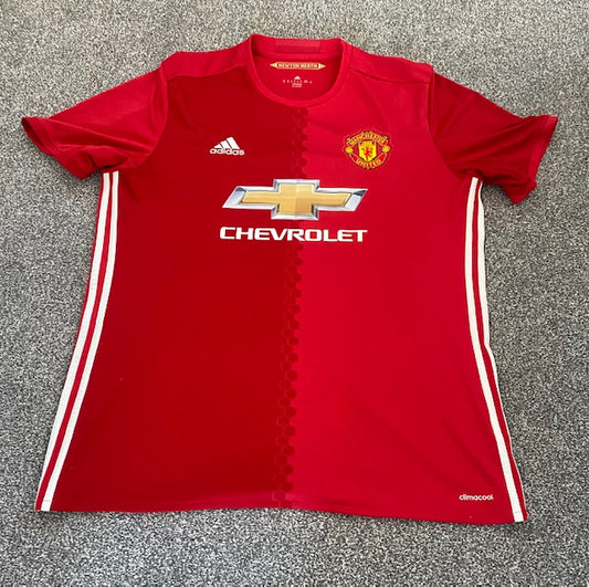 Manchester United home shirt 2016/17 Large (Excellent)
