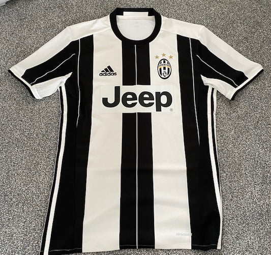 Juventus Home shirt 2016/17 Small (Excellent)